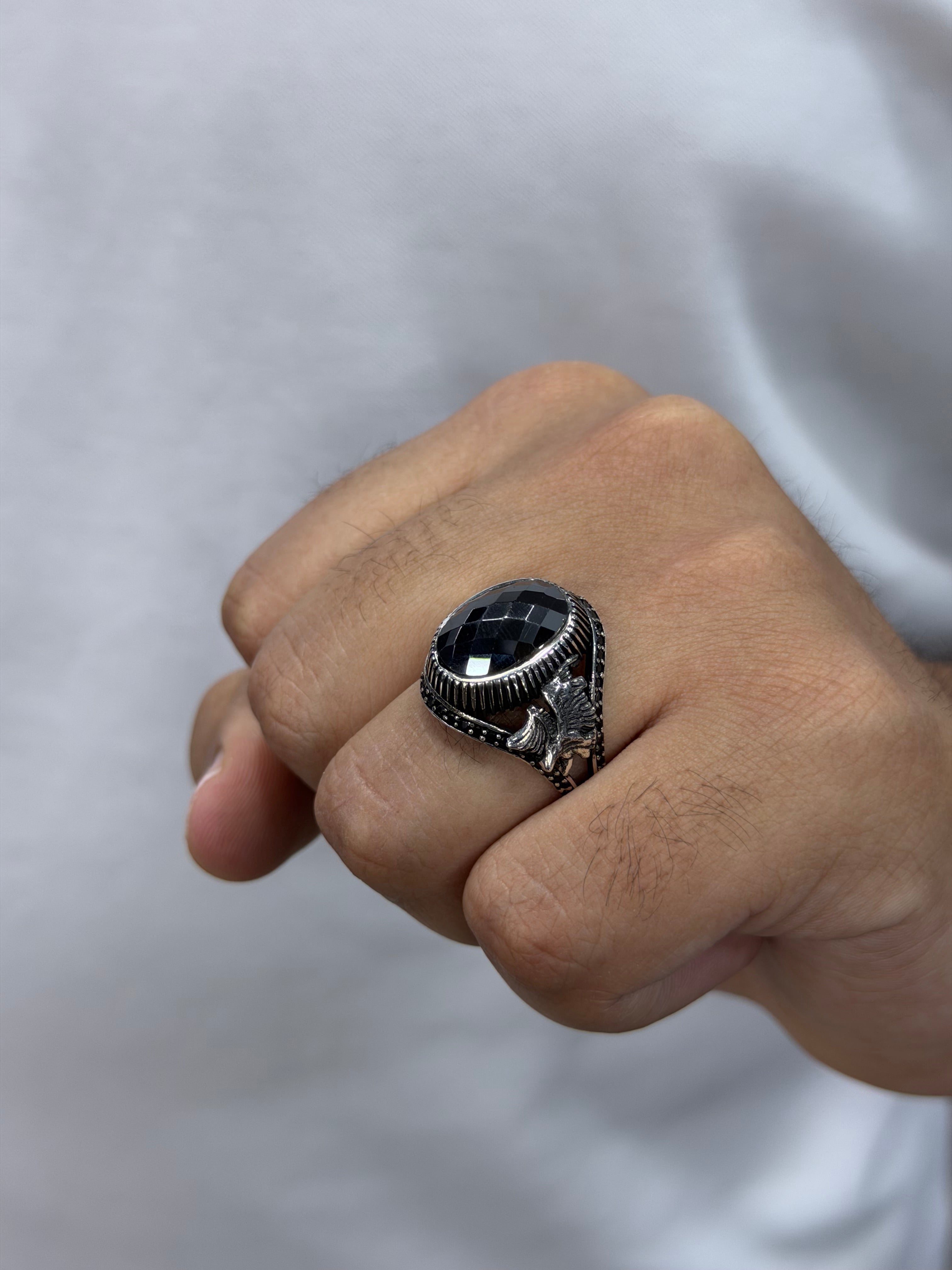 Obsidian Crest Ring – 925 Silver